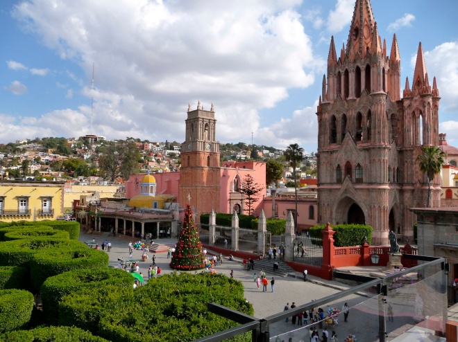 The Jardin and the Parroquia Cathedral at Christmas