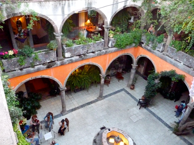 The Melrose courtyard with string quartet